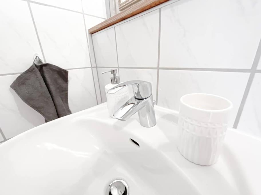 Schoene Ferienwohnung Mit Blick Ueber Stadtwald Leipzig Extérieur photo
