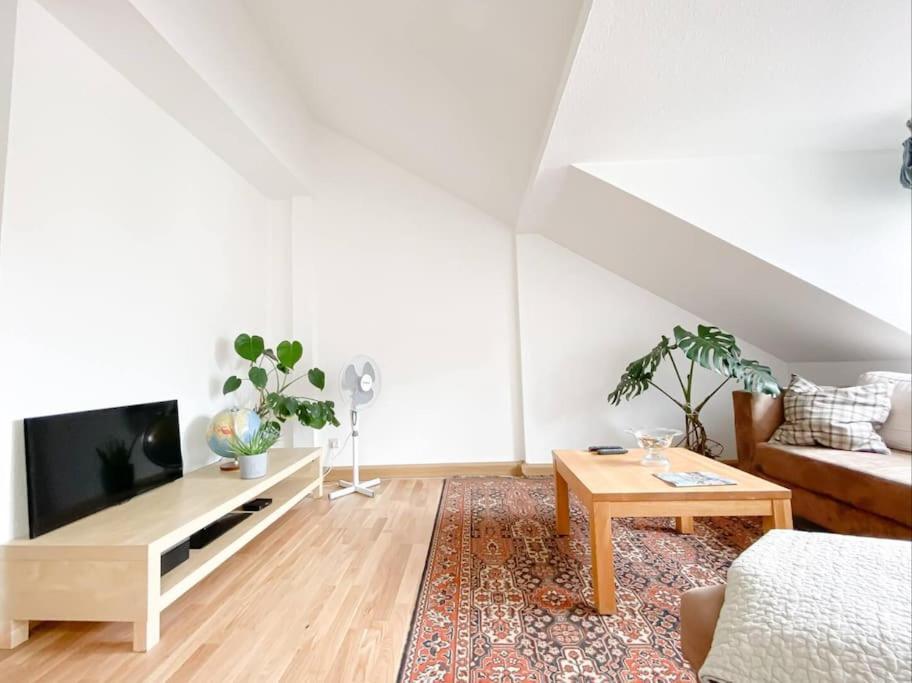 Schoene Ferienwohnung Mit Blick Ueber Stadtwald Leipzig Extérieur photo