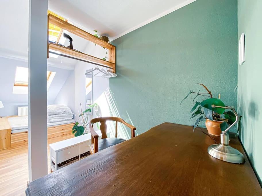 Schoene Ferienwohnung Mit Blick Ueber Stadtwald Leipzig Extérieur photo