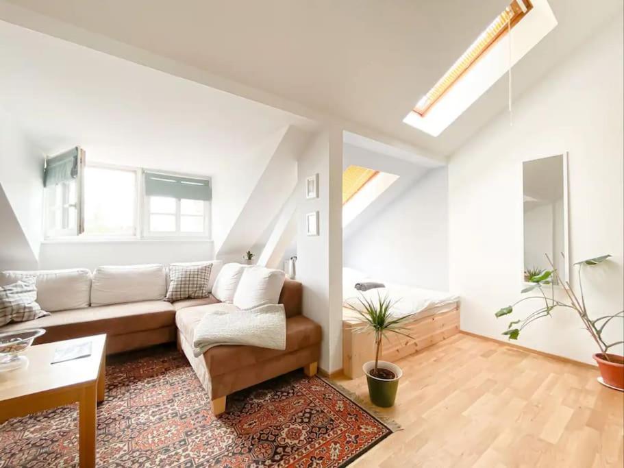 Schoene Ferienwohnung Mit Blick Ueber Stadtwald Leipzig Extérieur photo